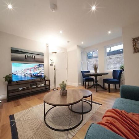Trinity House By Ritual Stays St Albans ภายนอก รูปภาพ