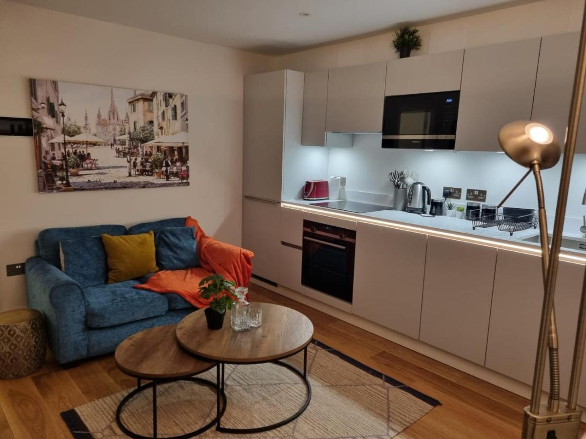 Trinity House By Ritual Stays St Albans ภายนอก รูปภาพ