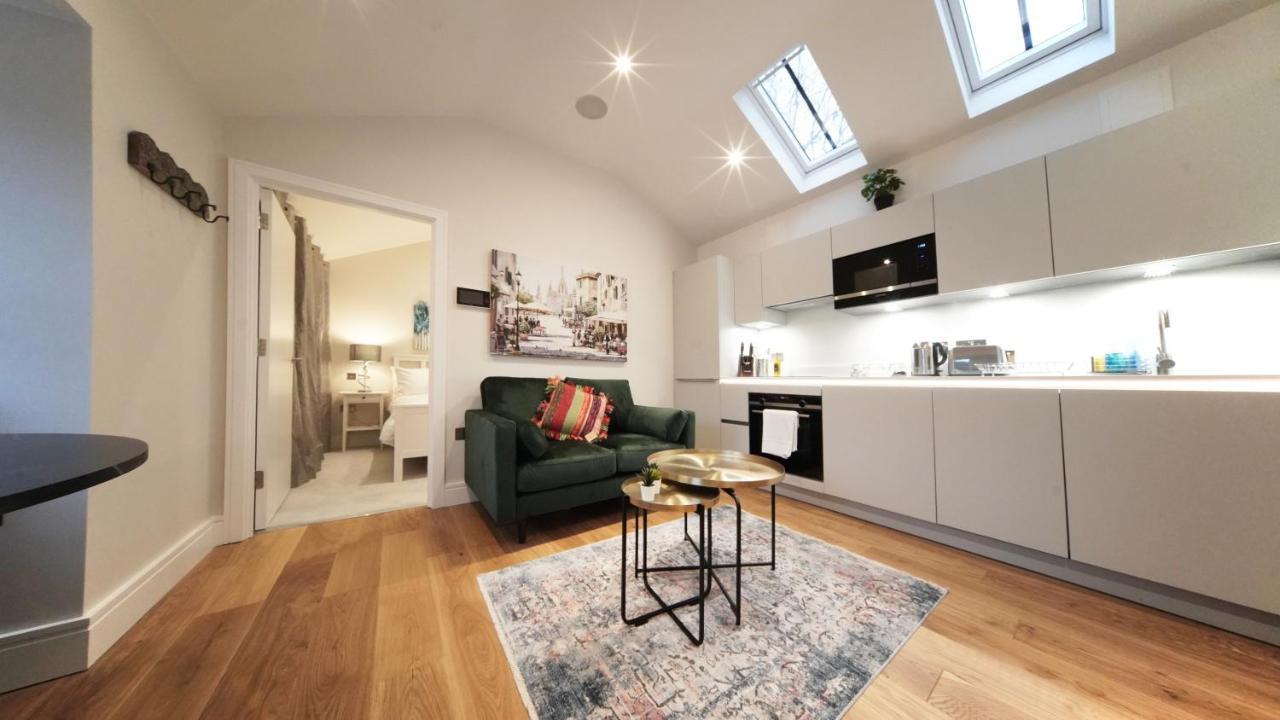 Trinity House By Ritual Stays St Albans ภายนอก รูปภาพ